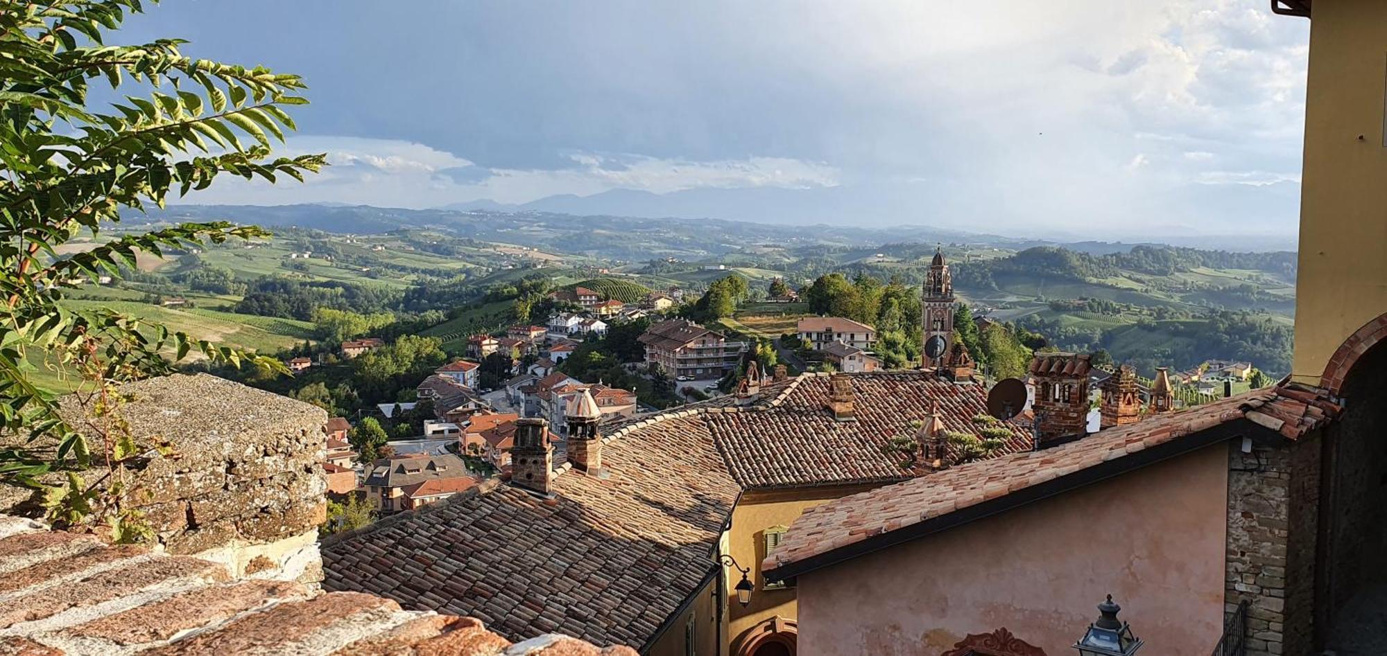 Charming Barolo Wine Loft 호텔 몬포르테달바 외부 사진